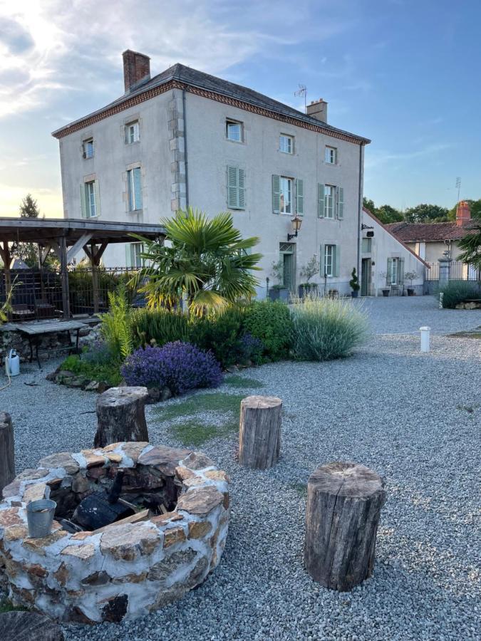 Maison Hirondelles Gites Mezieres-sur-Issoire Eksteriør bilde